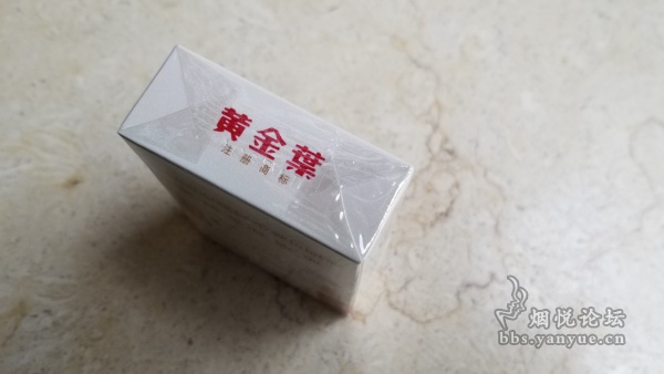 黄金叶小黄金包装口感品鉴：调香偏向自然清新 吃味饱满柔和 品吸过程比较愉悦