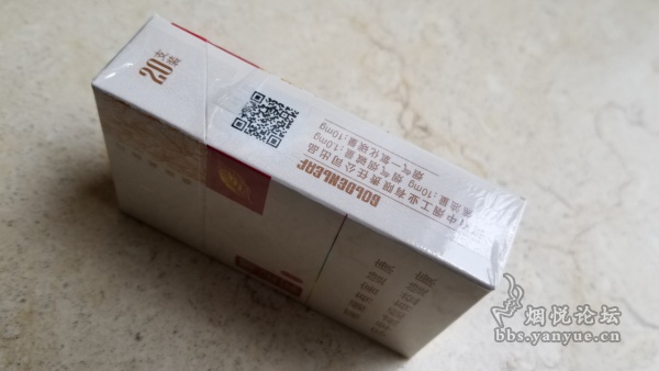 黄金叶小黄金包装口感品鉴：调香偏向自然清新 吃味饱满柔和 品吸过程比较愉悦