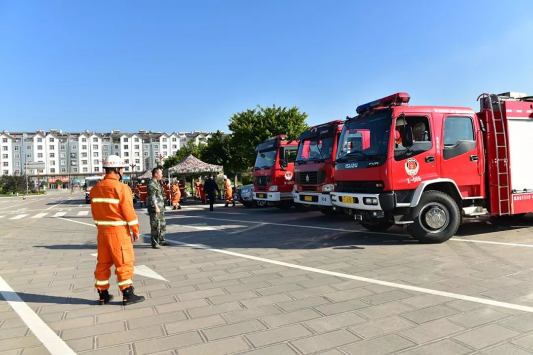 楚雄卷烟厂举行地震应急演练