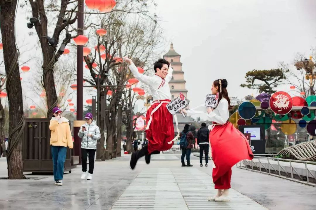 从另一个角度带大家看不一样的黄鹤楼（峡谷情）